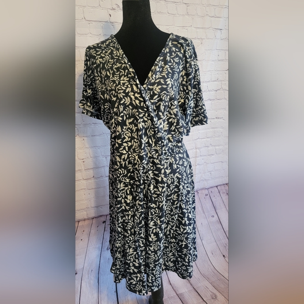 Navy Leaf Print Wrap Dress - Ivory Leaf Pattern